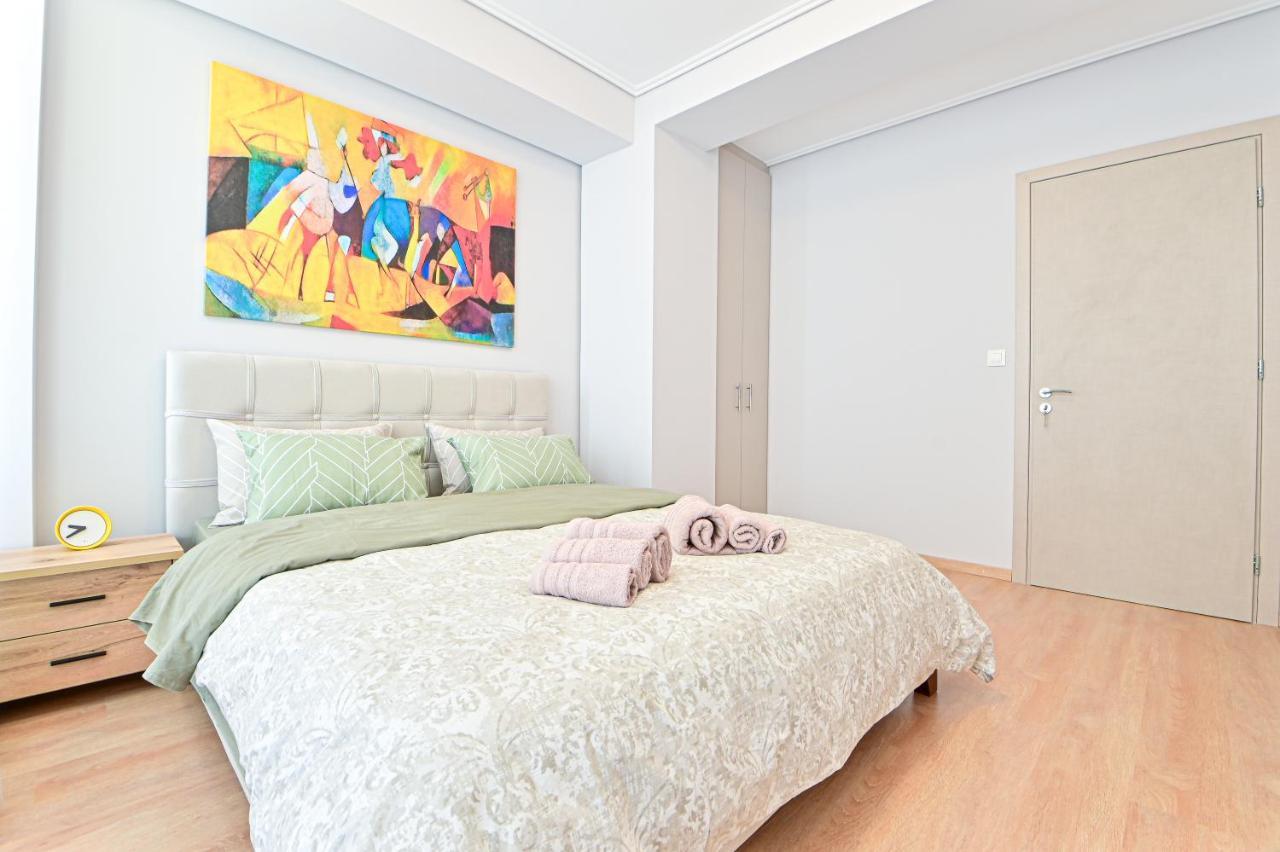 Modern Flat In The Heart Of Port Of Piraeus Apartment Exterior photo